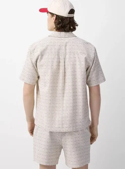 Diamond pattern textured camp shirt