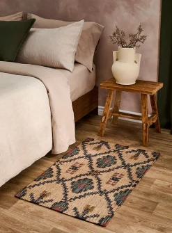 Diamonds and flowers kilim rug