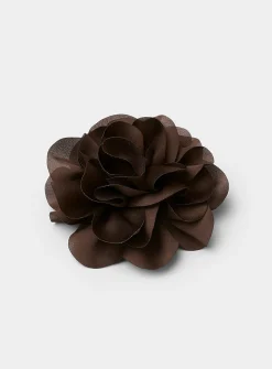 Dome flower brooch
