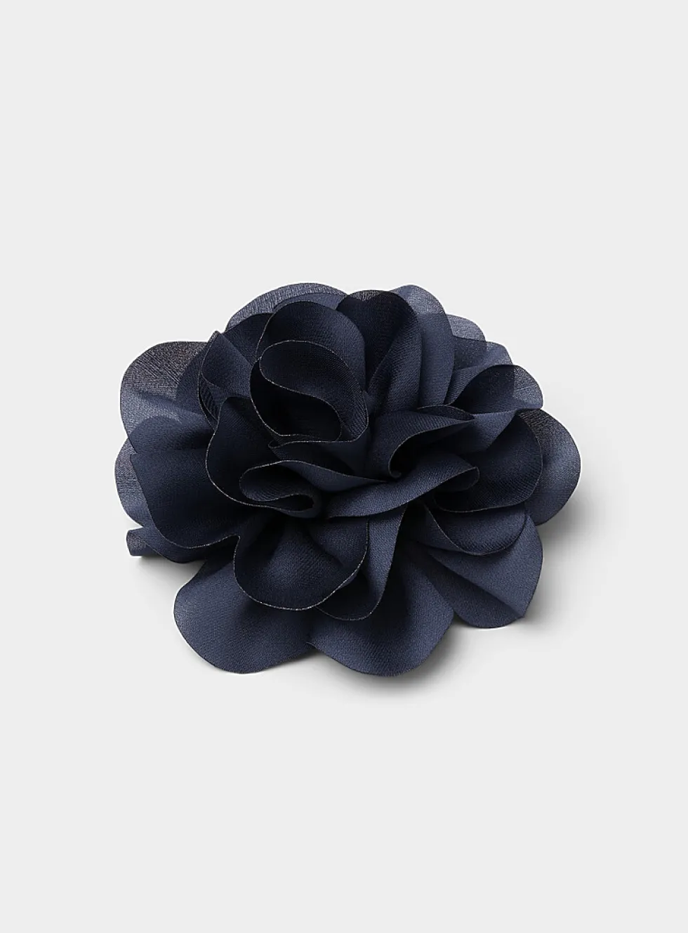 Dome flower brooch
