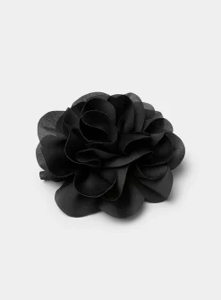 Dome flower brooch