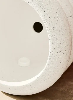 Donut tiered indoor/outdoor planter