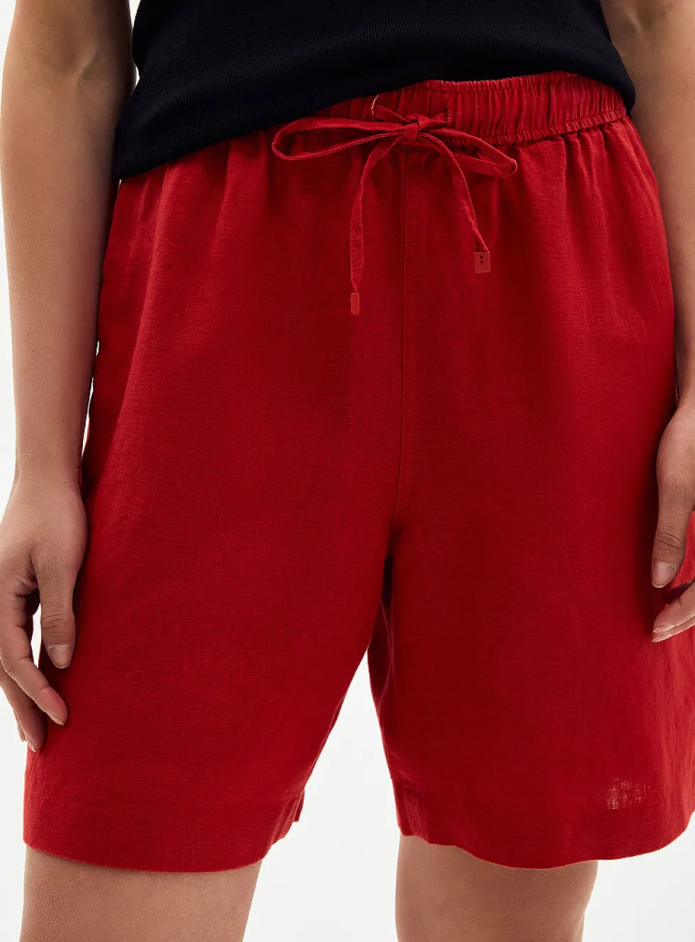 Drawcord waist pure linen Bermuda short