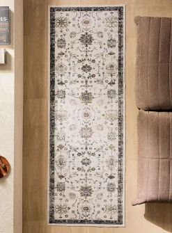 Dreamy flowers Persian-style runner