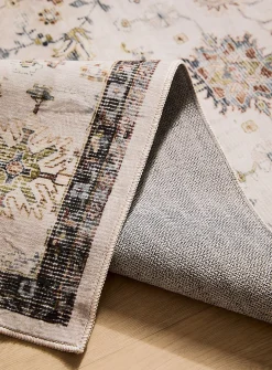 Dreamy flowers Persian-style runner