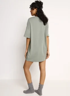 Drop-shoulder relaxed-fit sleep tee