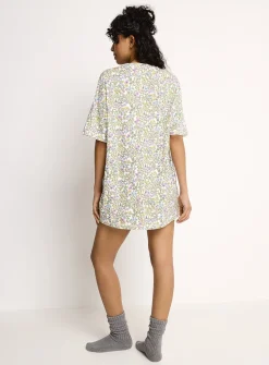 Drop-shoulder relaxed-fit sleep tee