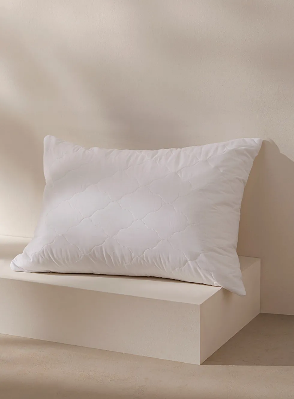 Duvetine pillow protector