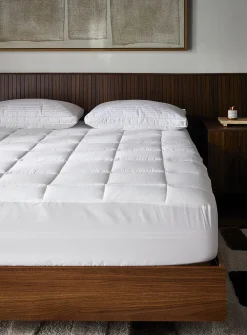 Egyptian cotton and bamboo rayon mattress protector