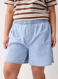 Elastic waist supple denim short