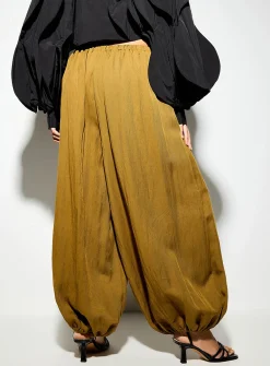 Elastic-ankle loose barrel-leg pant
