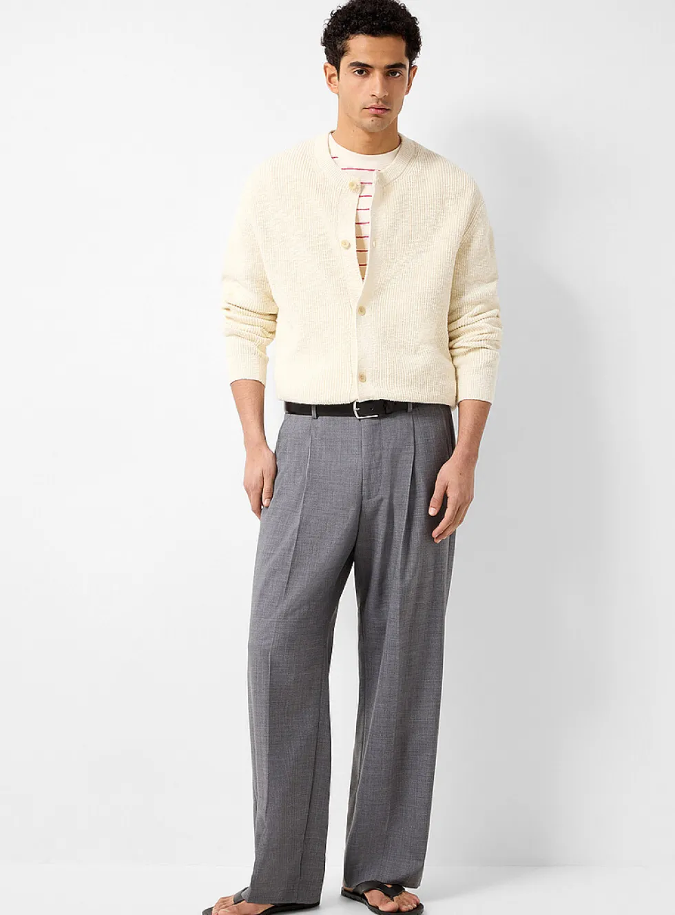 Elastic-waist pleated grey pant