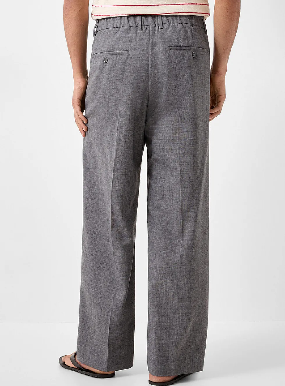 Elastic-waist pleated grey pant