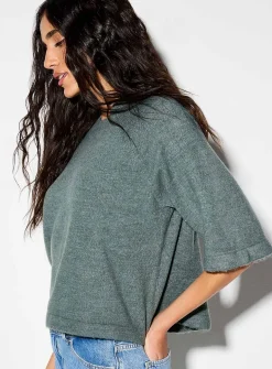 Elbow-length raglan sleeves cropped sweater