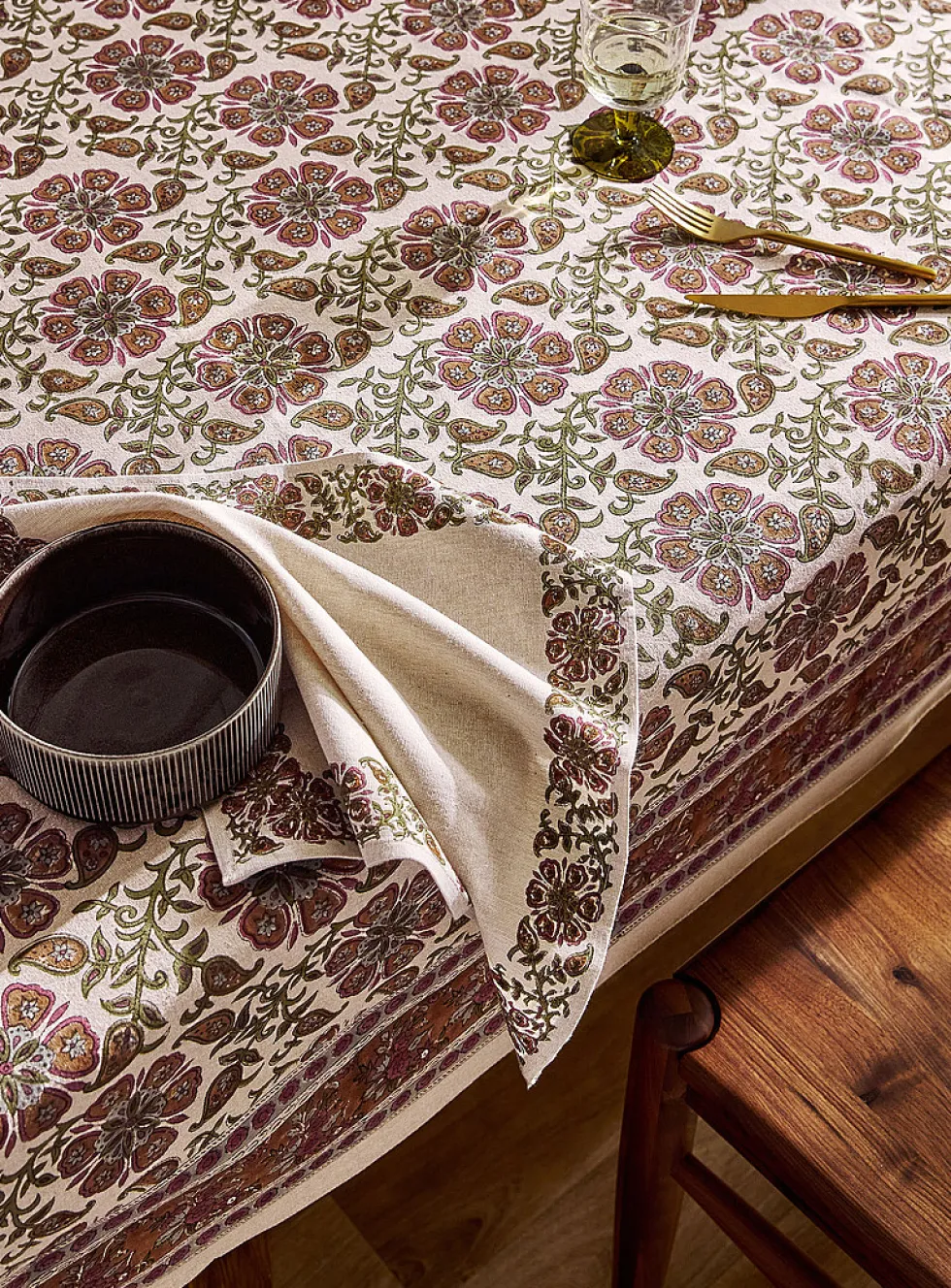 Elysian printed tablecloth
