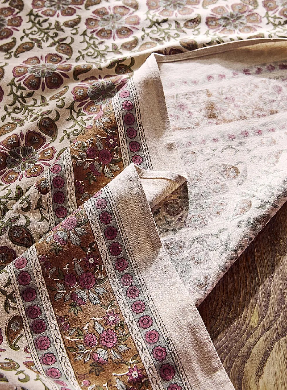 Elysian printed tablecloth
