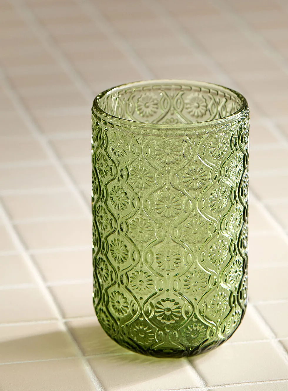 Embossed daisies large glass