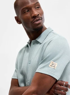 Embossed geo shirt