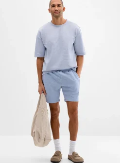 Embossed geo short