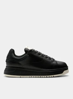Embossed heel leather sneakers