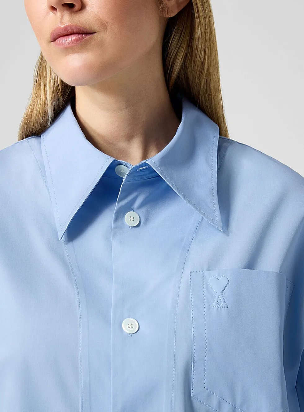 Embossed logo loose shirt
