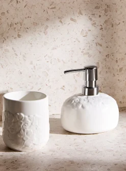 Embossed white flowers accessories