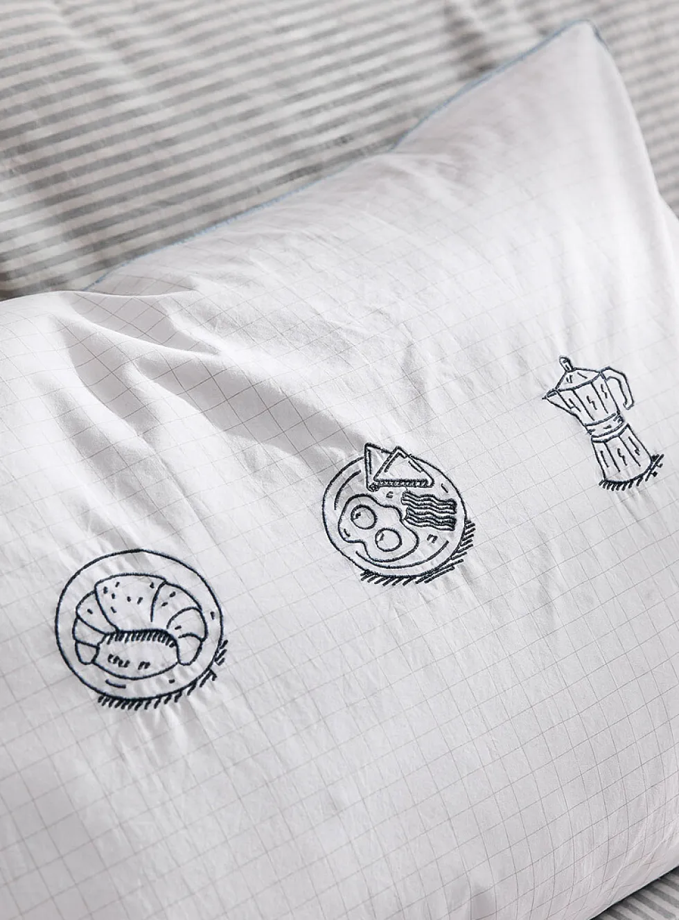 Embroidered breakfast pillowcase