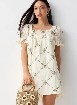 Embroidered flowers babydoll dress