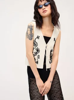 Embroidered flowers tie-front vest