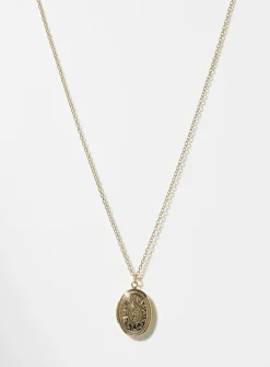 Engraved oval medallion chain