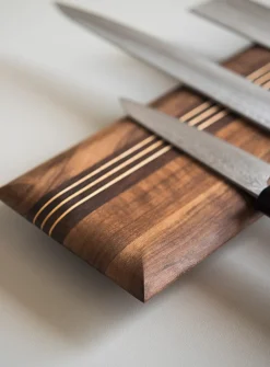 Ergo wall-mounted knife holder