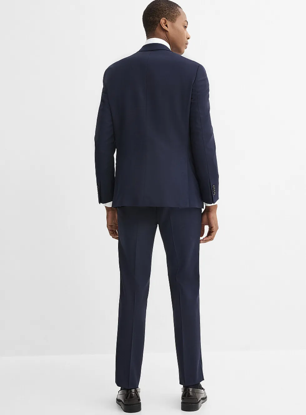 Essential 100% wool suit