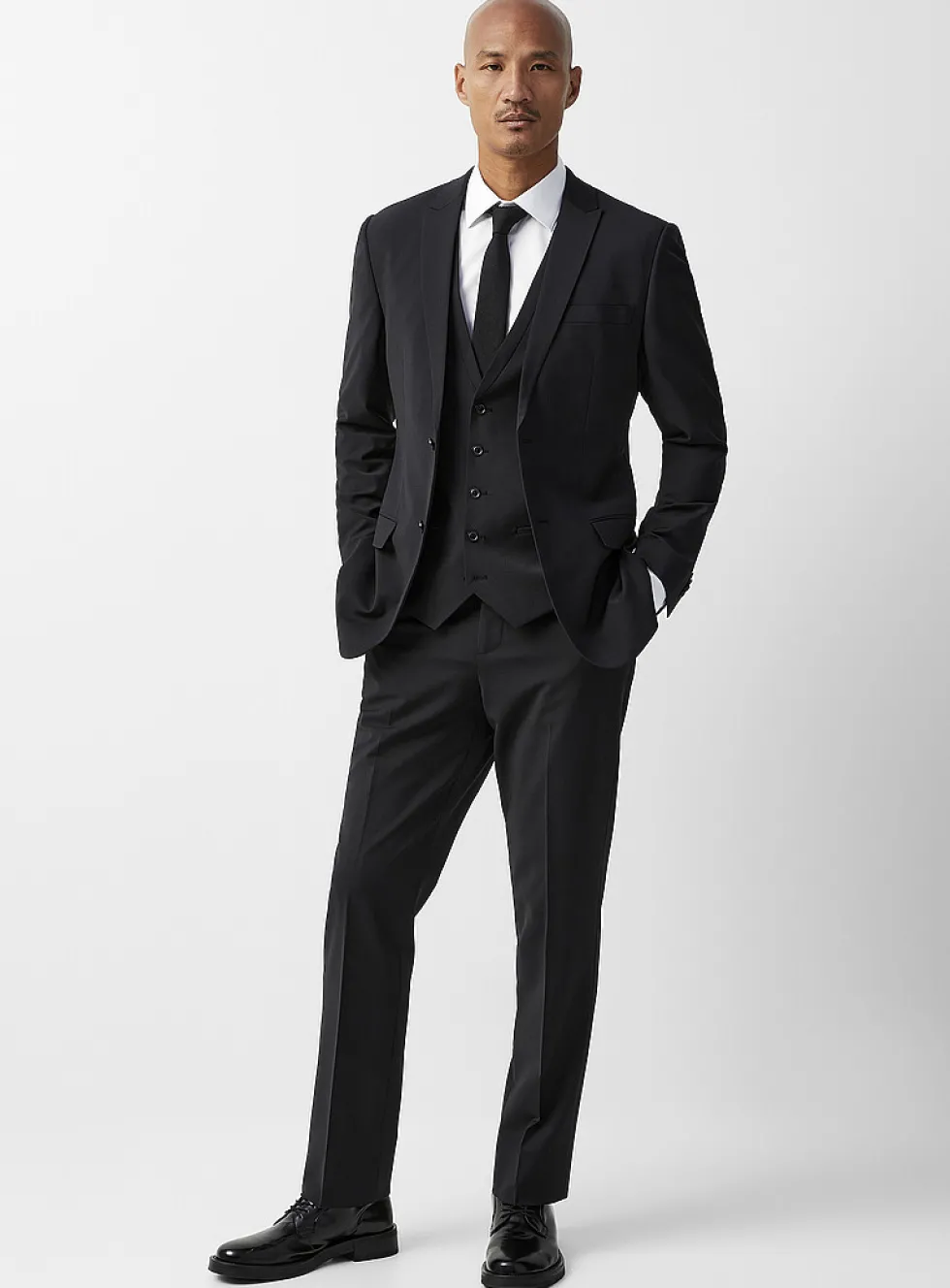 Essential wool-blend vest