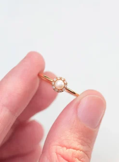 Eva pearl and diamonds ring