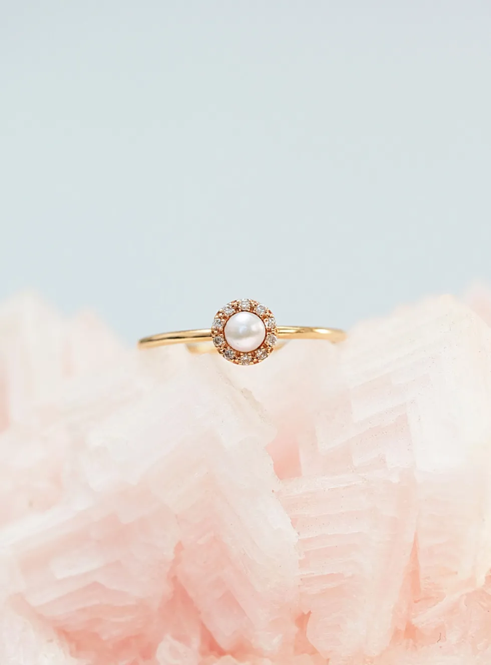 Eva pearl and diamonds ring