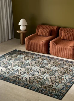 Everly large rug