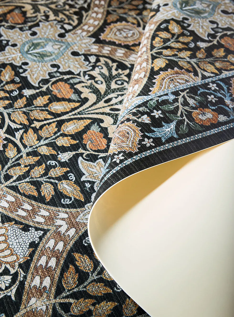 Everly large rug