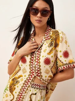 Exotic print notch collar shirt