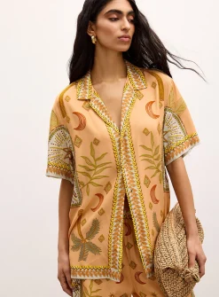 Exotic print notch collar shirt