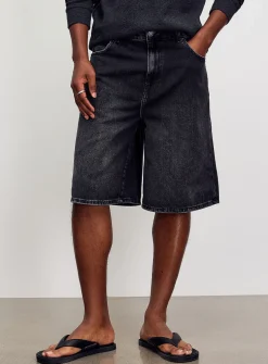 Faded black denim loose Bermudas