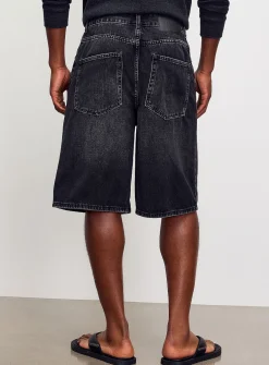 Faded black denim loose Bermudas