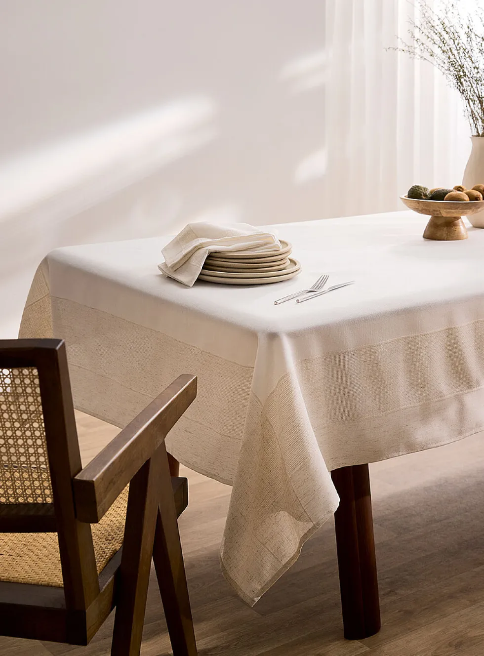 Faux linen-border jacquard tablecloth