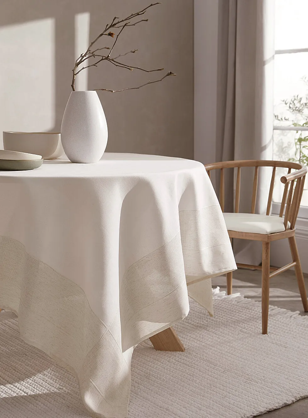 Faux linen-border jacquard tablecloth