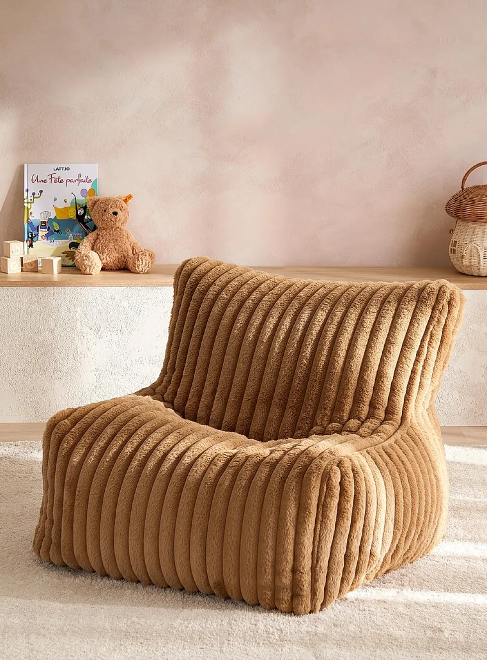 Faux-fur wide stripes chair