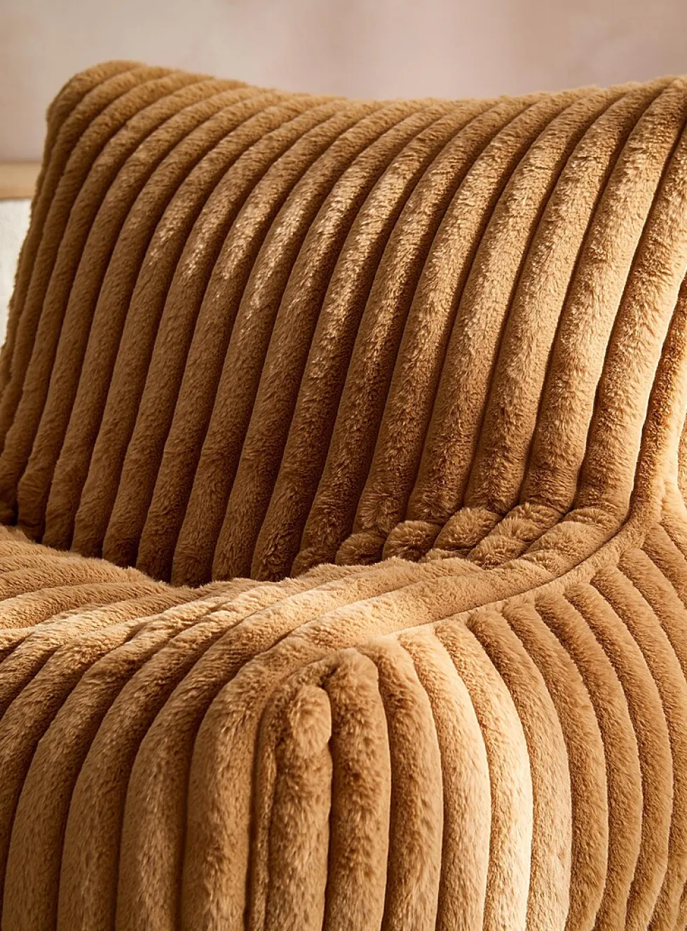 Faux-fur wide stripes chair