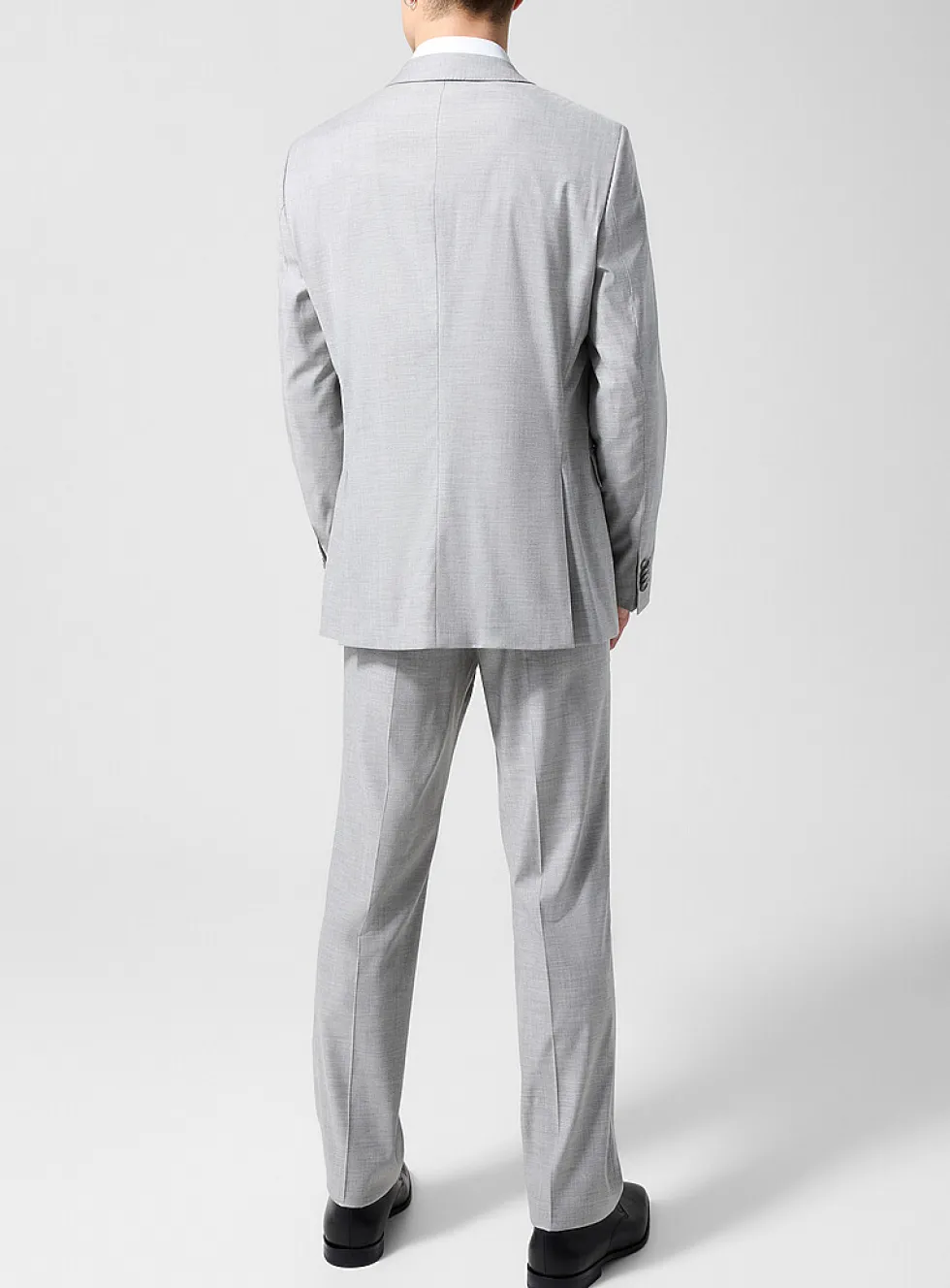 Faux-plain grey suit