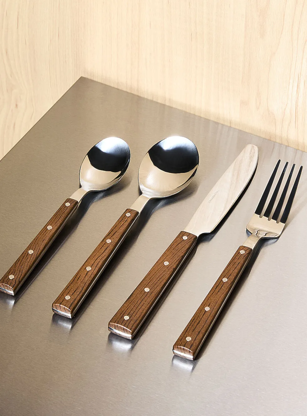 Faux-wood utensils