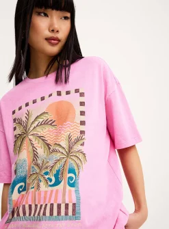 Feel The Heat pink T-shirt