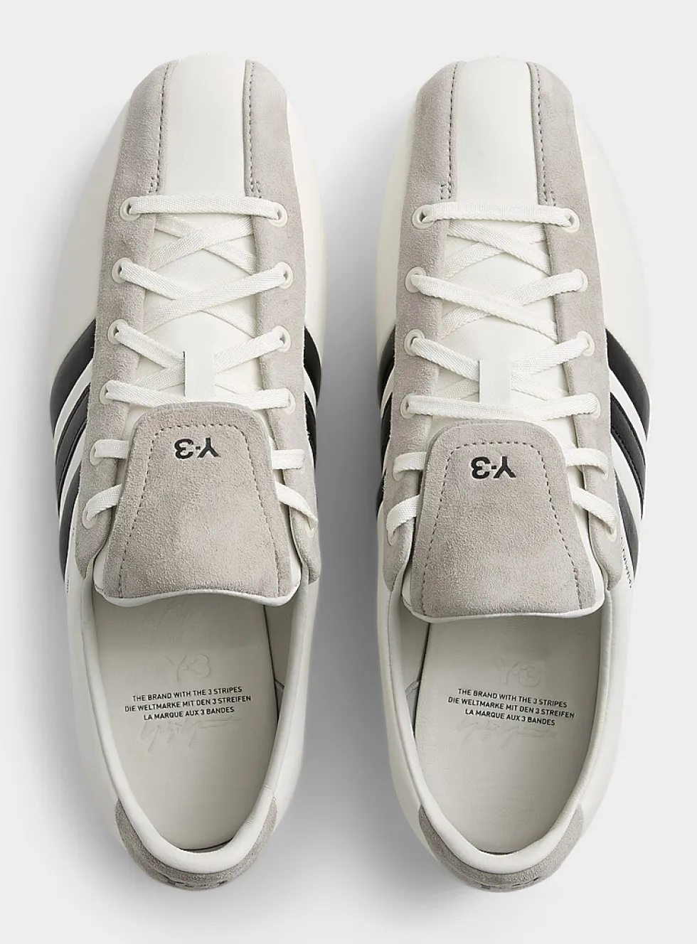 Field contrasting stripes sneakers