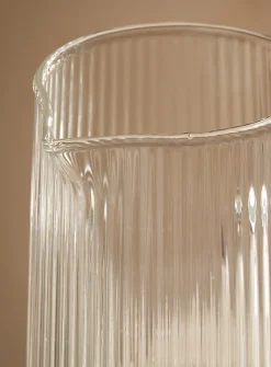 Fine grooved pitcher